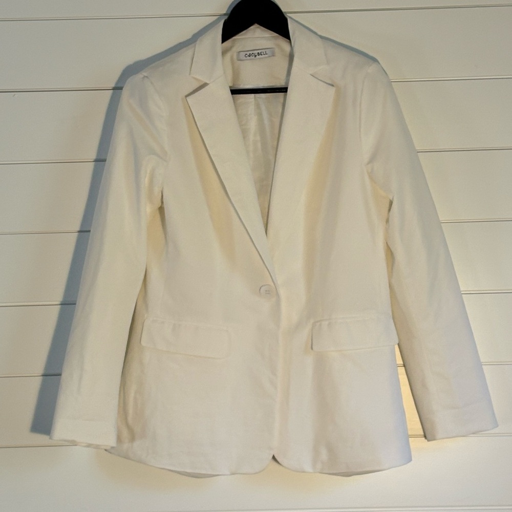Elegant White Blazer by Cicy Bell